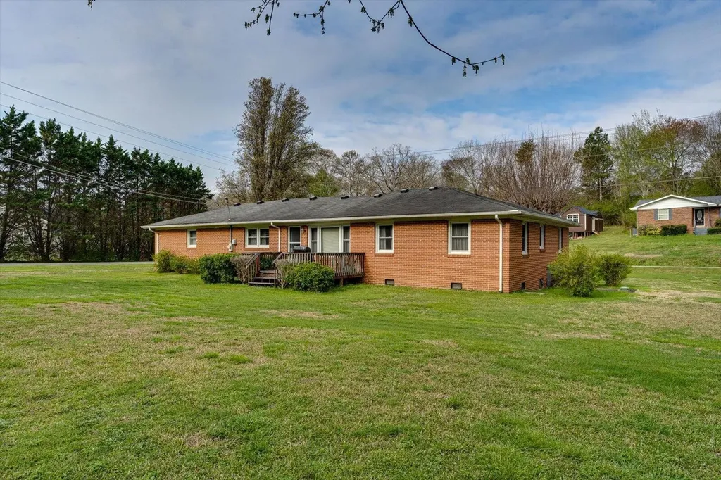 1985 Peavine Road Rock Spring GA 30739