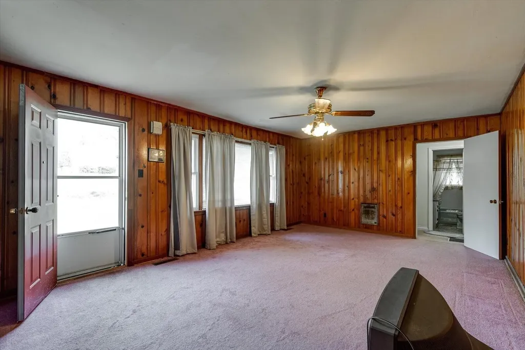 1985 Peavine Road Rock Spring GA 30739