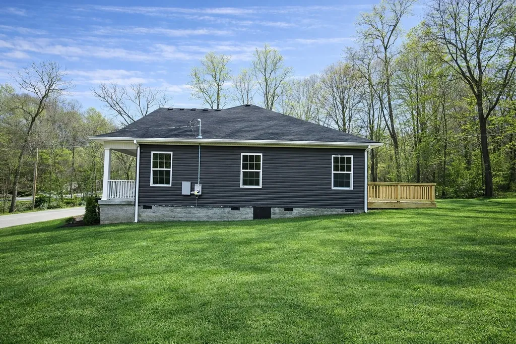 222 Todd Street Charlotte TN 37036