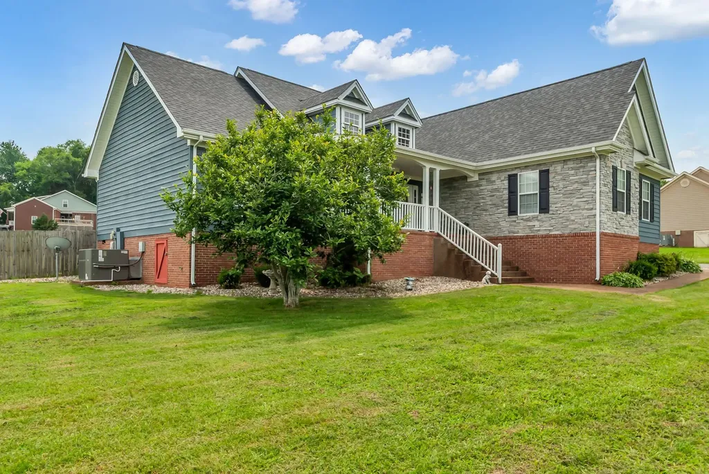 1305 Standing Stone Circle Columbia TN 38401