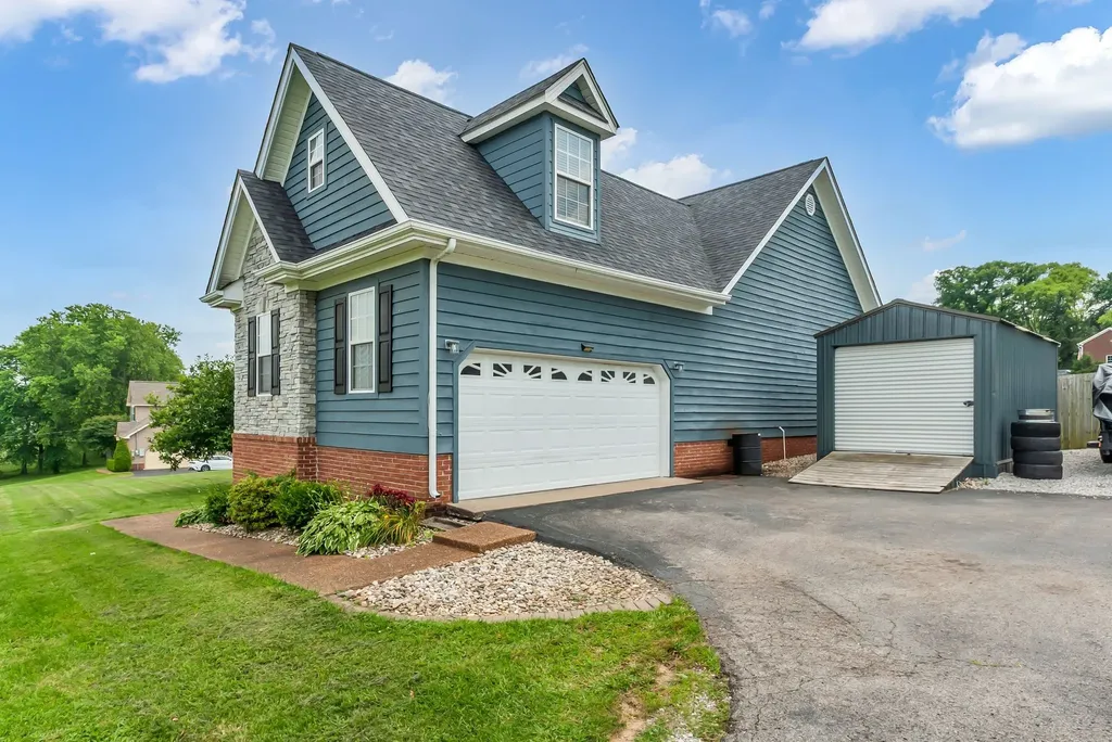 1305 Standing Stone Circle Columbia TN 38401