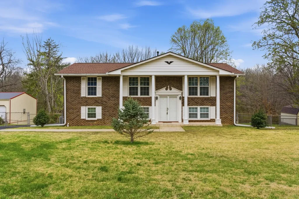 126 Robertson Avenue Greenbrier TN 37073