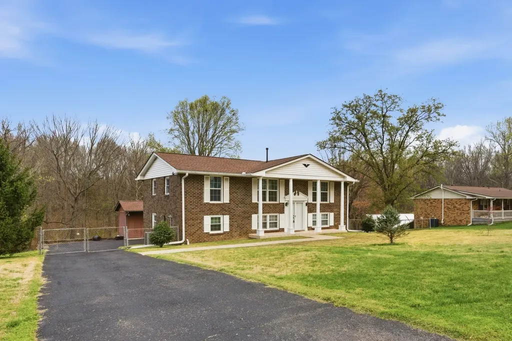 126 Robertson Avenue Greenbrier TN 37073