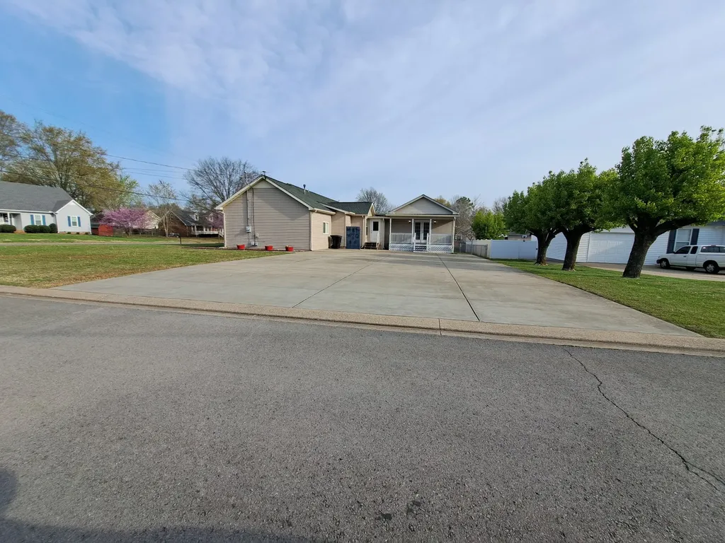2615 Riverstone Drive Murfreesboro TN 37128