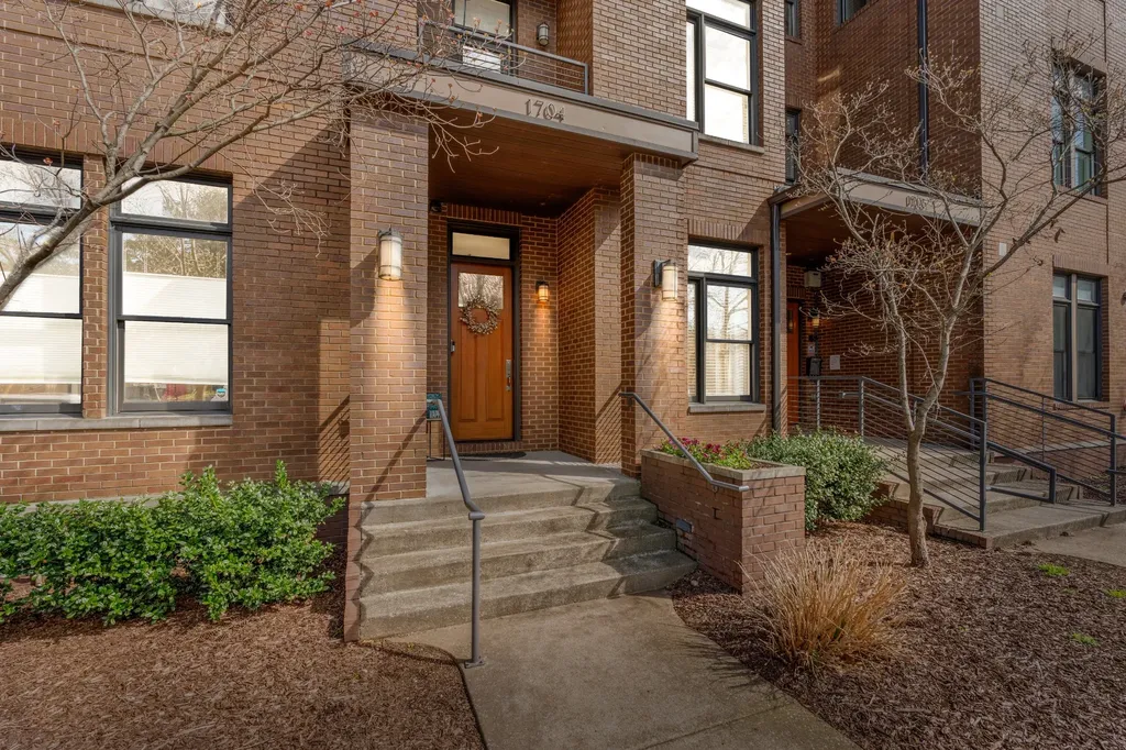 1704 18th Ave, S Nashville TN 37212