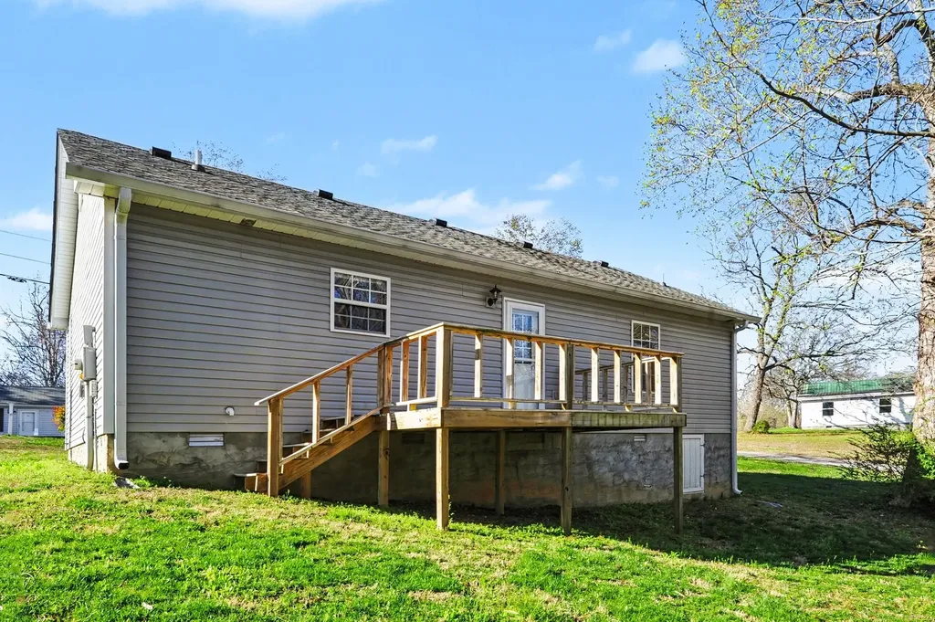 137 N Poole Street Ashland City TN 37015