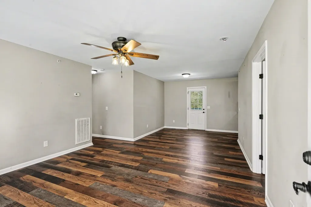 137 N Poole Street Ashland City TN 37015