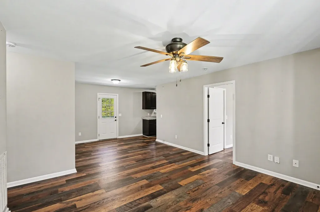 137 N Poole Street Ashland City TN 37015