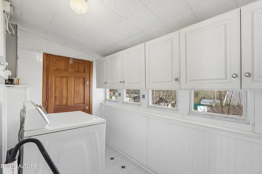 601 Kingston Street Lenoir City TN 37771