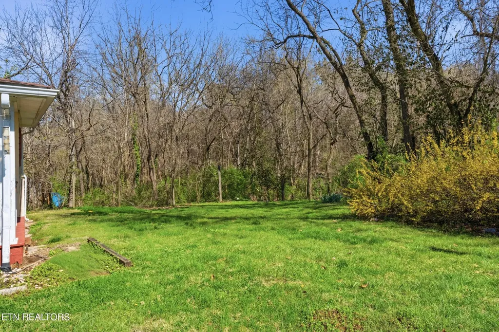 601 Kingston Street Lenoir City TN 37771