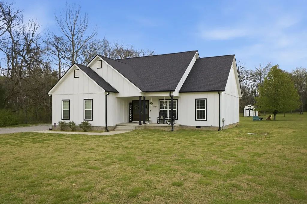 1917 Frank Moore Road Culleoka TN 38451