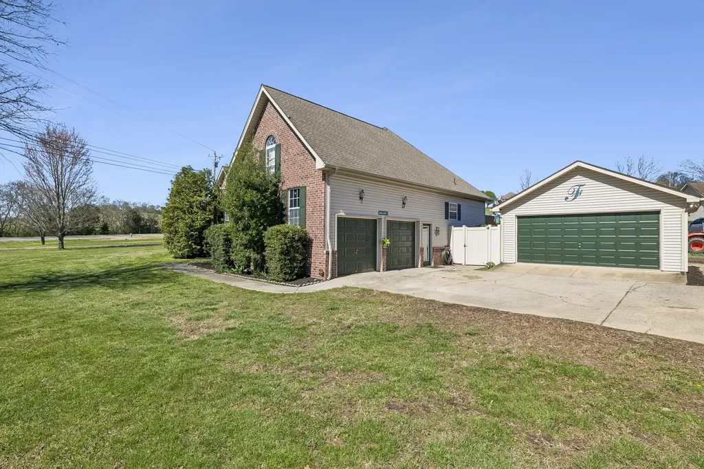 2040 Mays Chapel Road Mount Juliet TN 37122