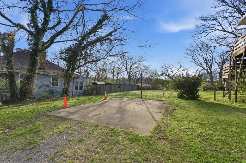 1704 Lischey Avenue Nashville TN 37207