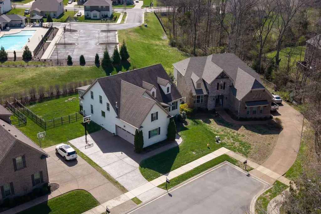 105 Carly Close, W Hendersonville TN 37075