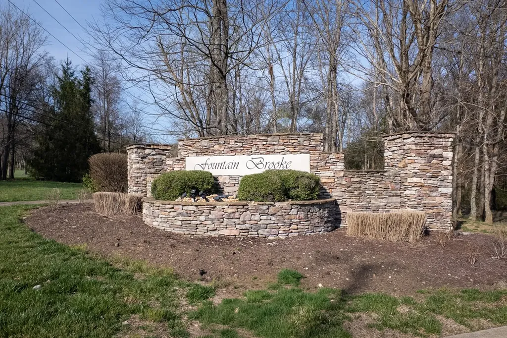 105 Carly Close, W Hendersonville TN 37075