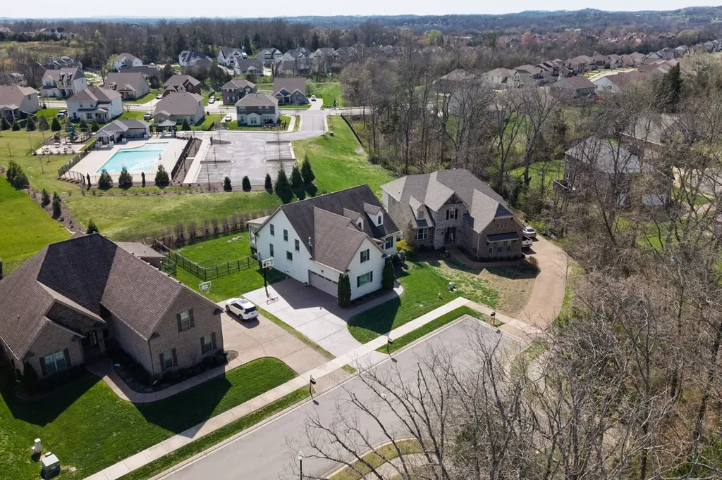 105 Carly Close, W Hendersonville TN 37075