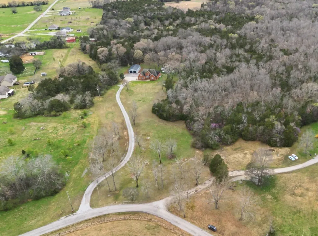 2320 Snake Town Road Chapel Hill TN 37034