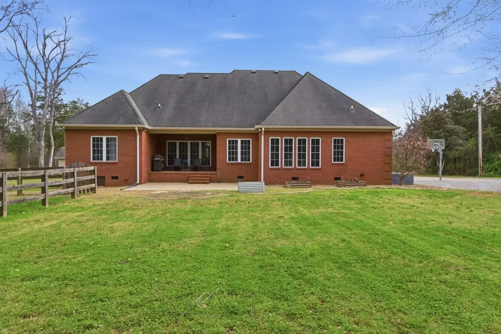 2320 Snake Town Road Chapel Hill TN 37034