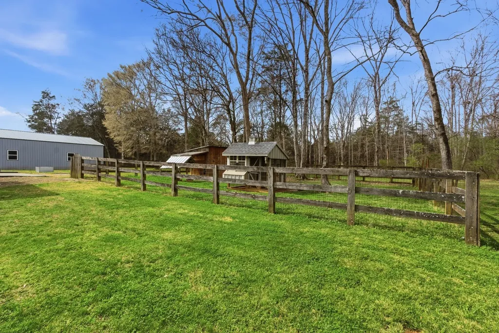 2320 Snake Town Road Chapel Hill TN 37034