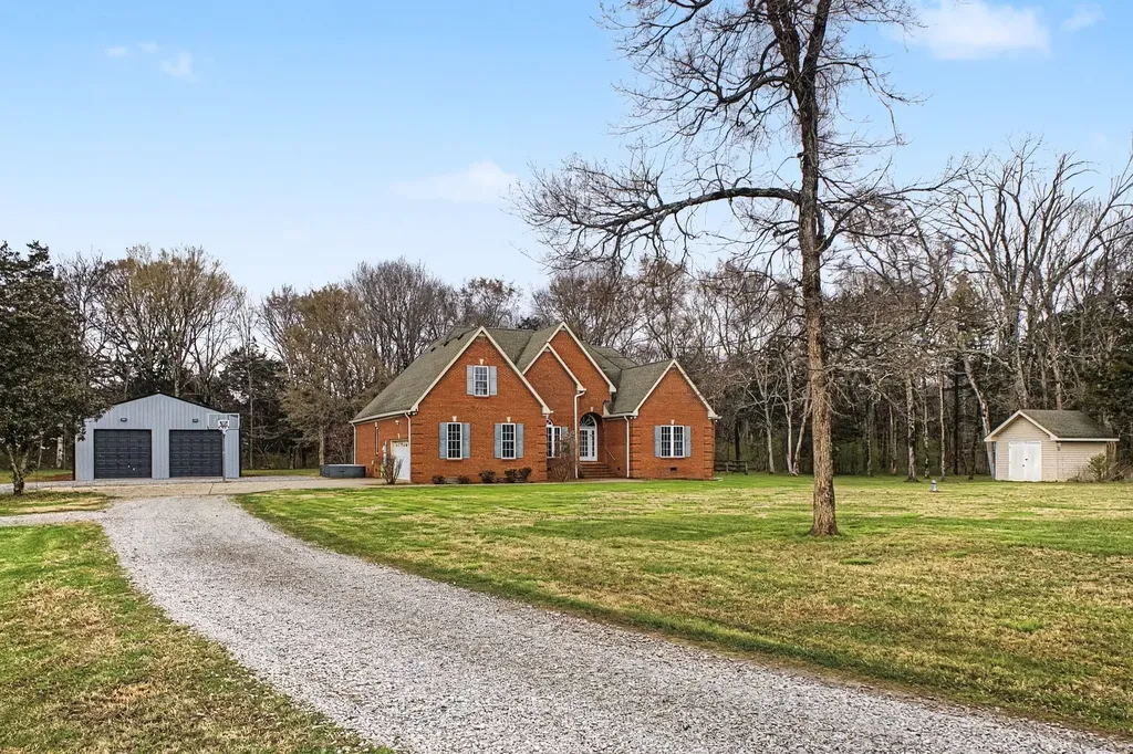 2320 Snake Town Road Chapel Hill TN 37034