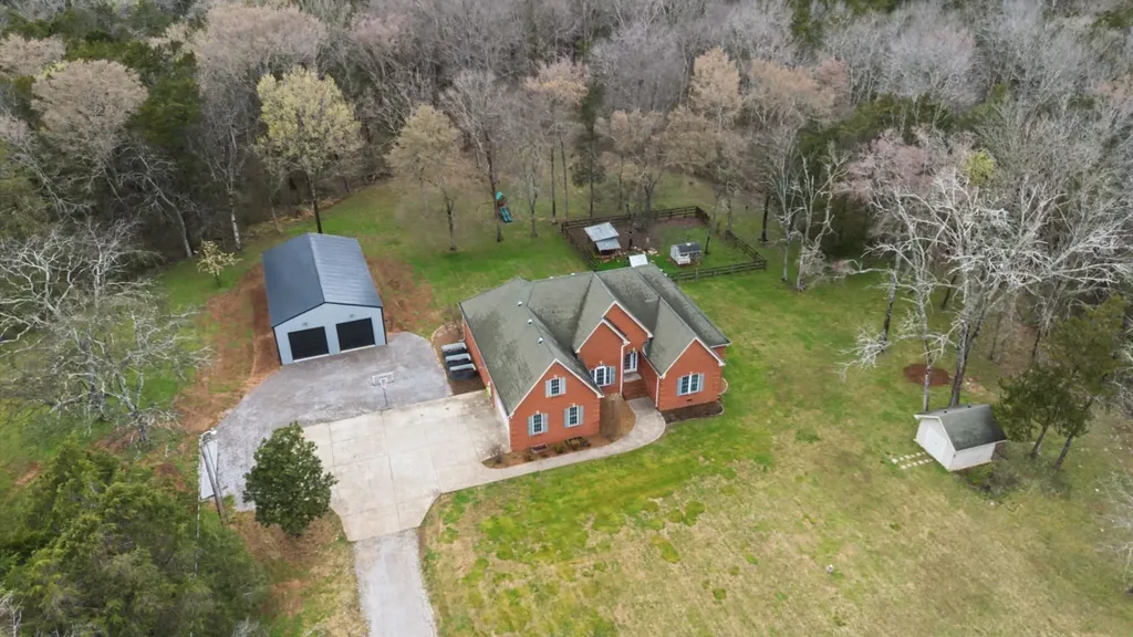 2320 Snake Town Road Chapel Hill TN 37034