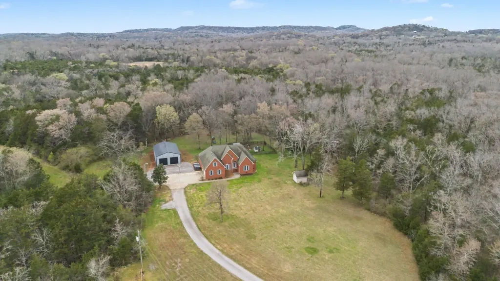 2320 Snake Town Road Chapel Hill TN 37034