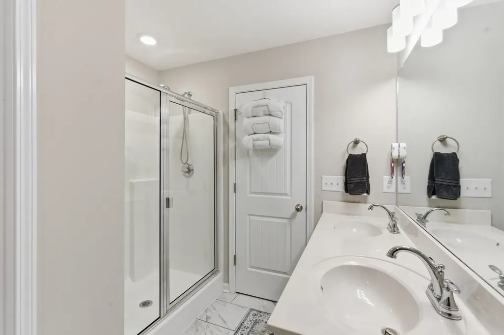 140 Rising Pvt Lane Gallatin TN 37066