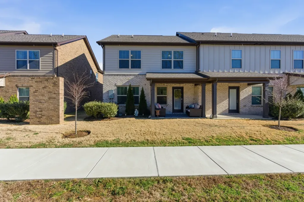 140 Rising Pvt Lane Gallatin TN 37066