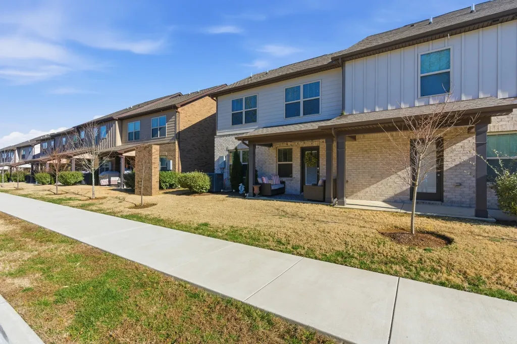 140 Rising Pvt Lane Gallatin TN 37066