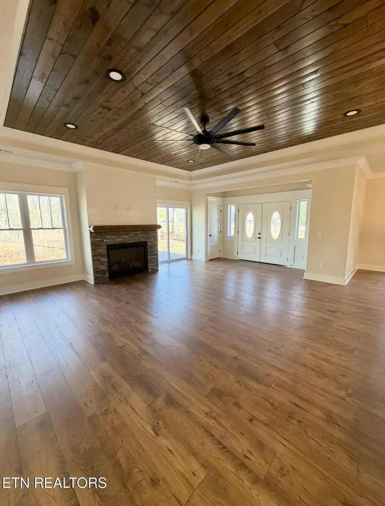 414 Beachwood Drive Crossville TN 38558
