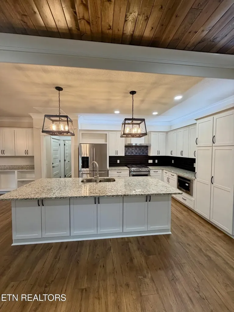 414 Beachwood Drive Crossville TN 38558