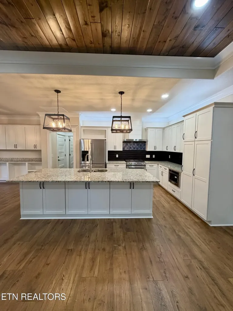 414 Beachwood Drive Crossville TN 38558