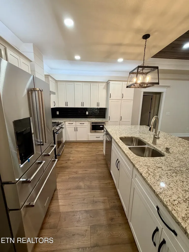 414 Beachwood Drive Crossville TN 38558