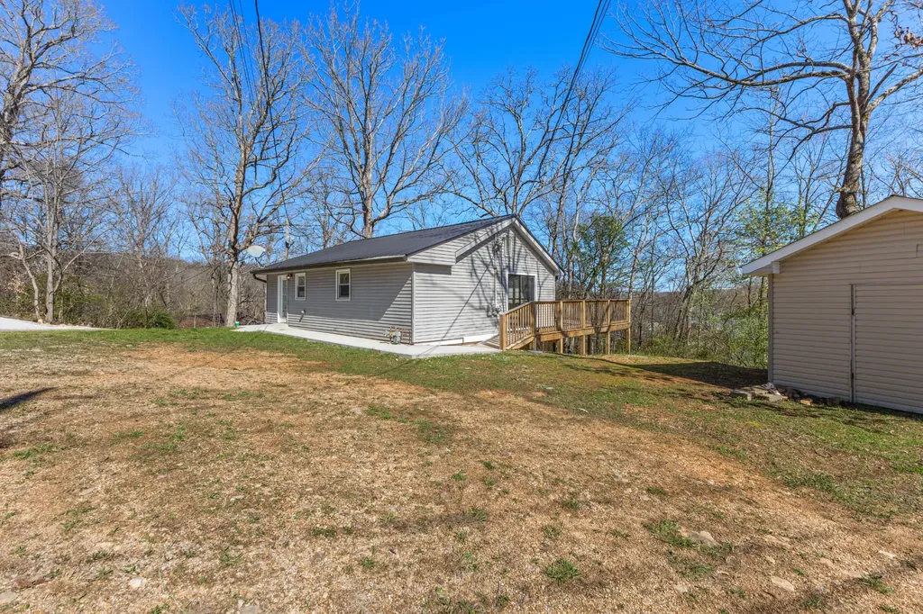 66 Highland Lane Waverly TN 37185