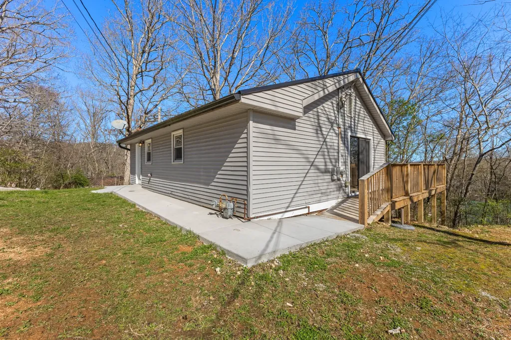 66 Highland Lane Waverly TN 37185
