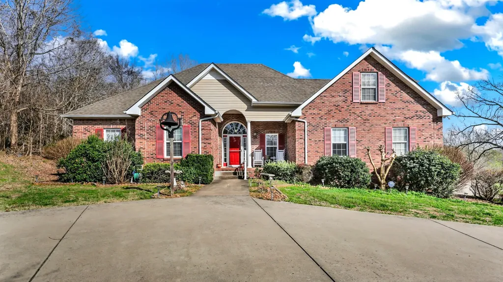 2410 Dunbar Road Woodlawn TN 37191