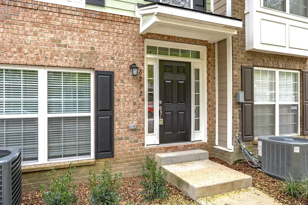 8222 Lenox Creekside Drive Antioch TN 37013