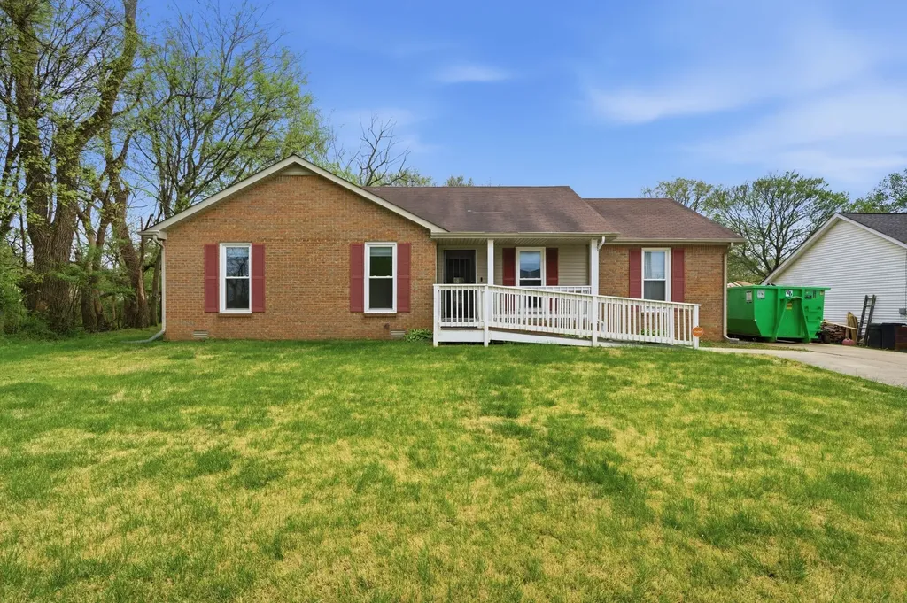 1718 Crestview Drive Clarksville TN 37042