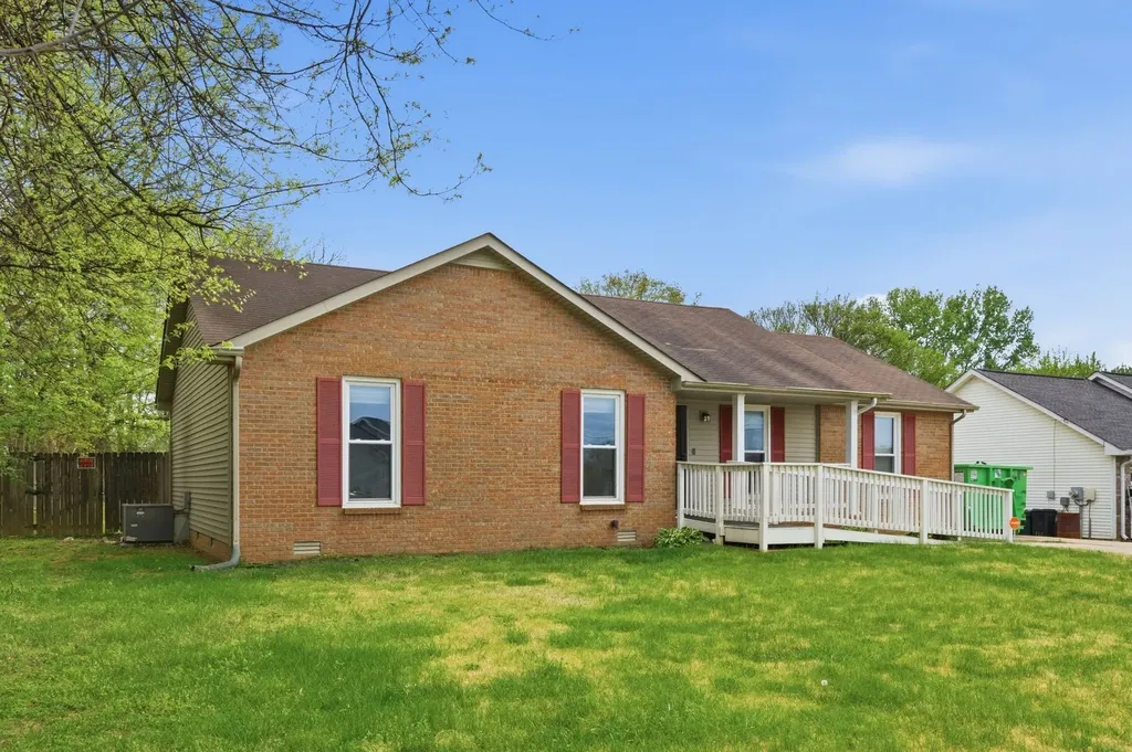 1718 Crestview Drive Clarksville TN 37042