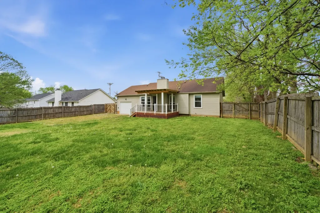 1718 Crestview Drive Clarksville TN 37042