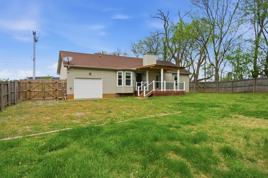 1718 Crestview Drive Clarksville TN 37042