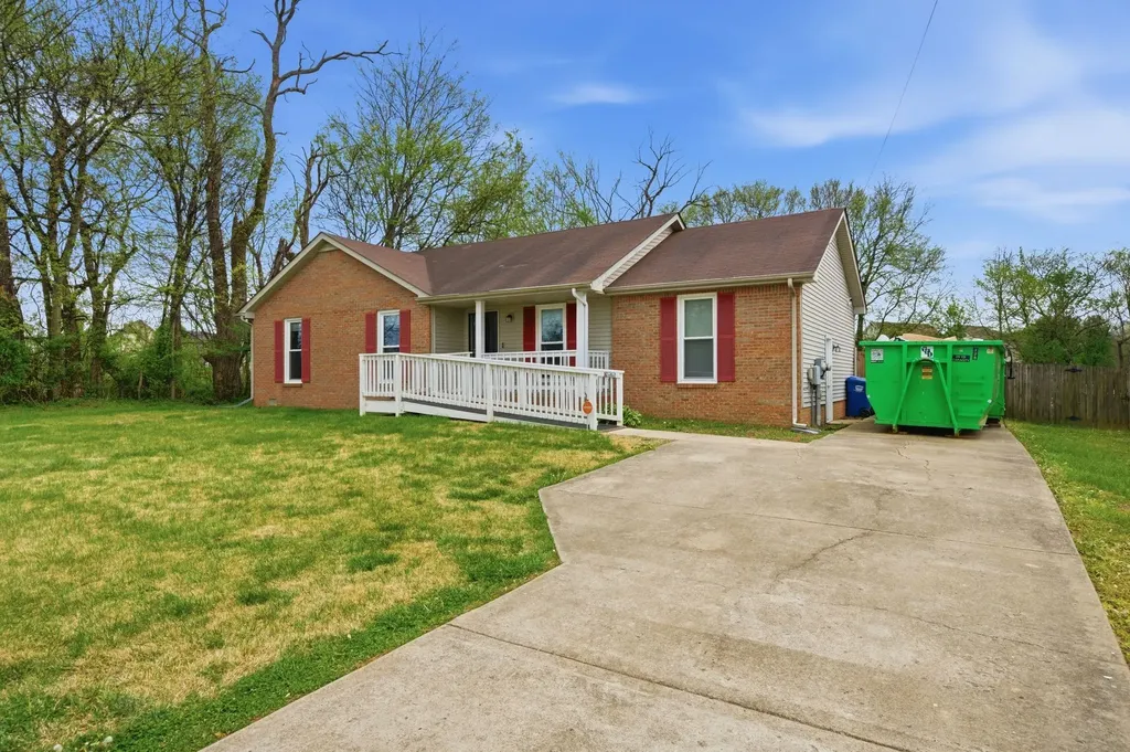 1718 Crestview Drive Clarksville TN 37042