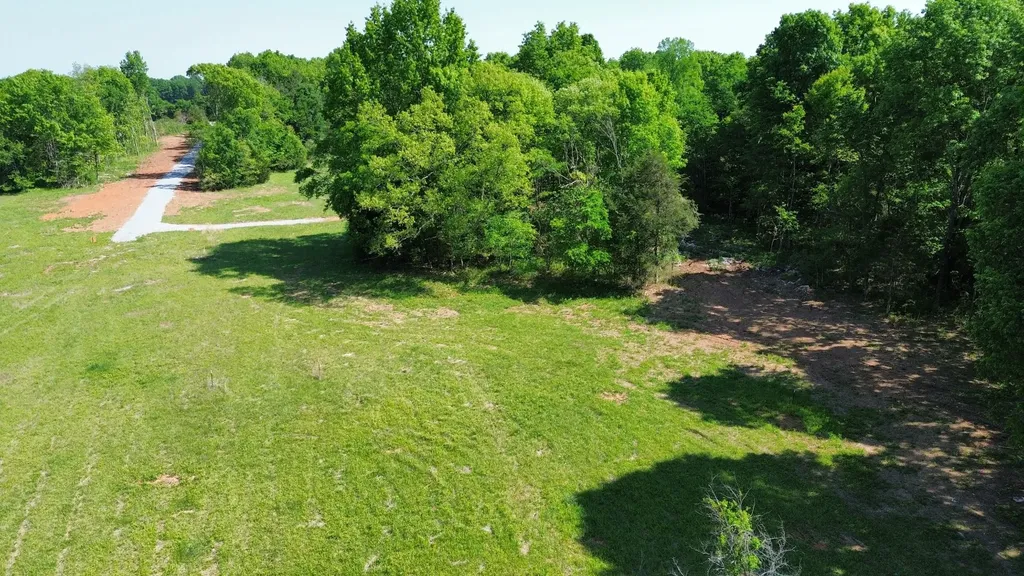 2556 Palmetto Cemetery Road Lewisburg TN 37091