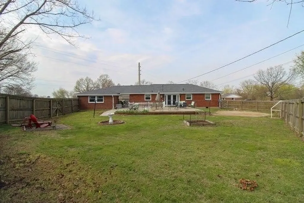 1800 Meadowbrook Drive Springfield TN 37172