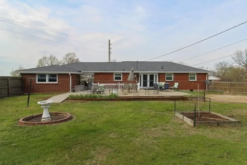 1800 Meadowbrook Drive Springfield TN 37172