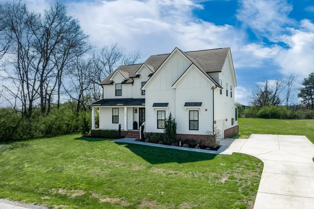 2744 Morrow Lane Columbia TN 38401