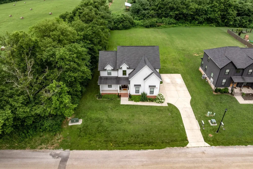 2744 Morrow Lane Columbia TN 38401