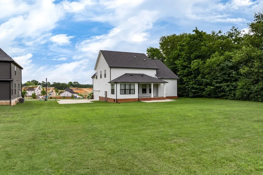2744 Morrow Lane Columbia TN 38401
