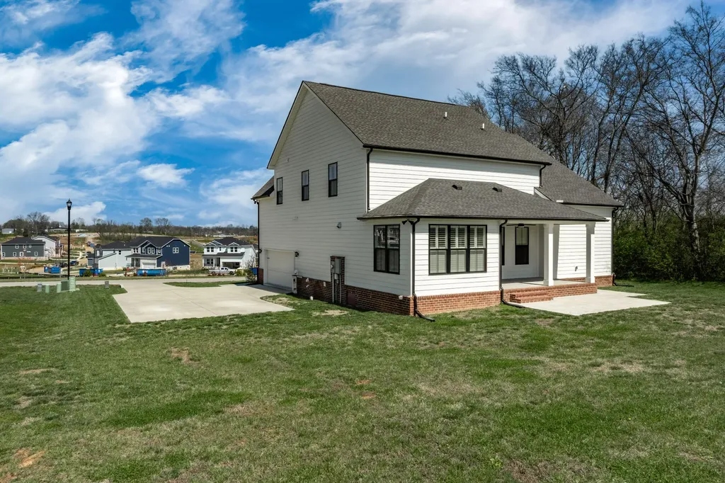 2744 Morrow Lane Columbia TN 38401