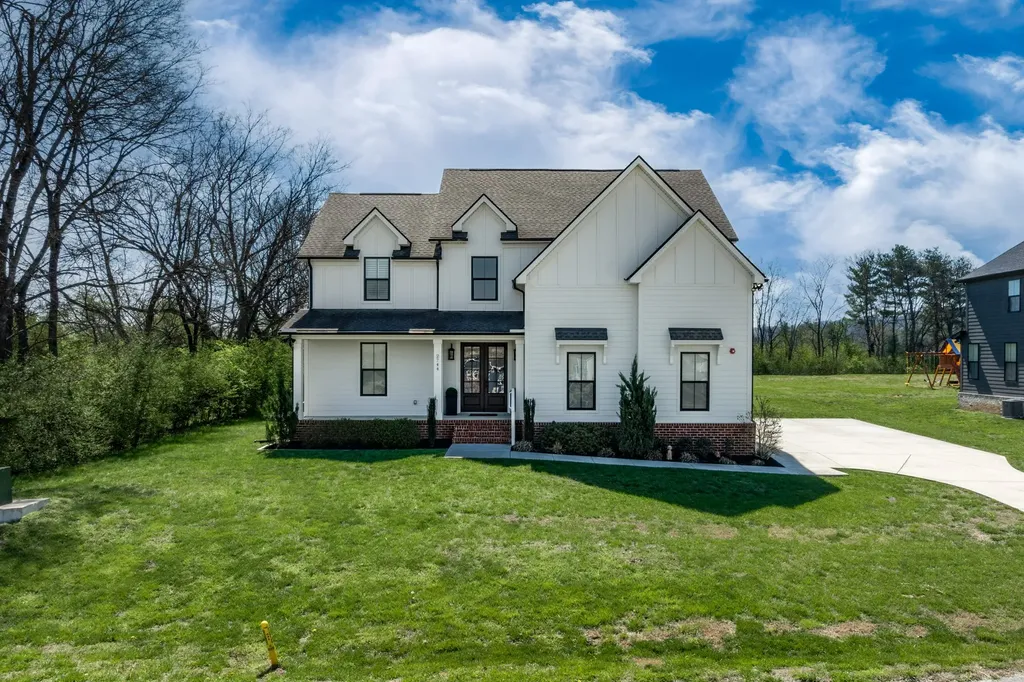 2744 Morrow Lane Columbia TN 38401